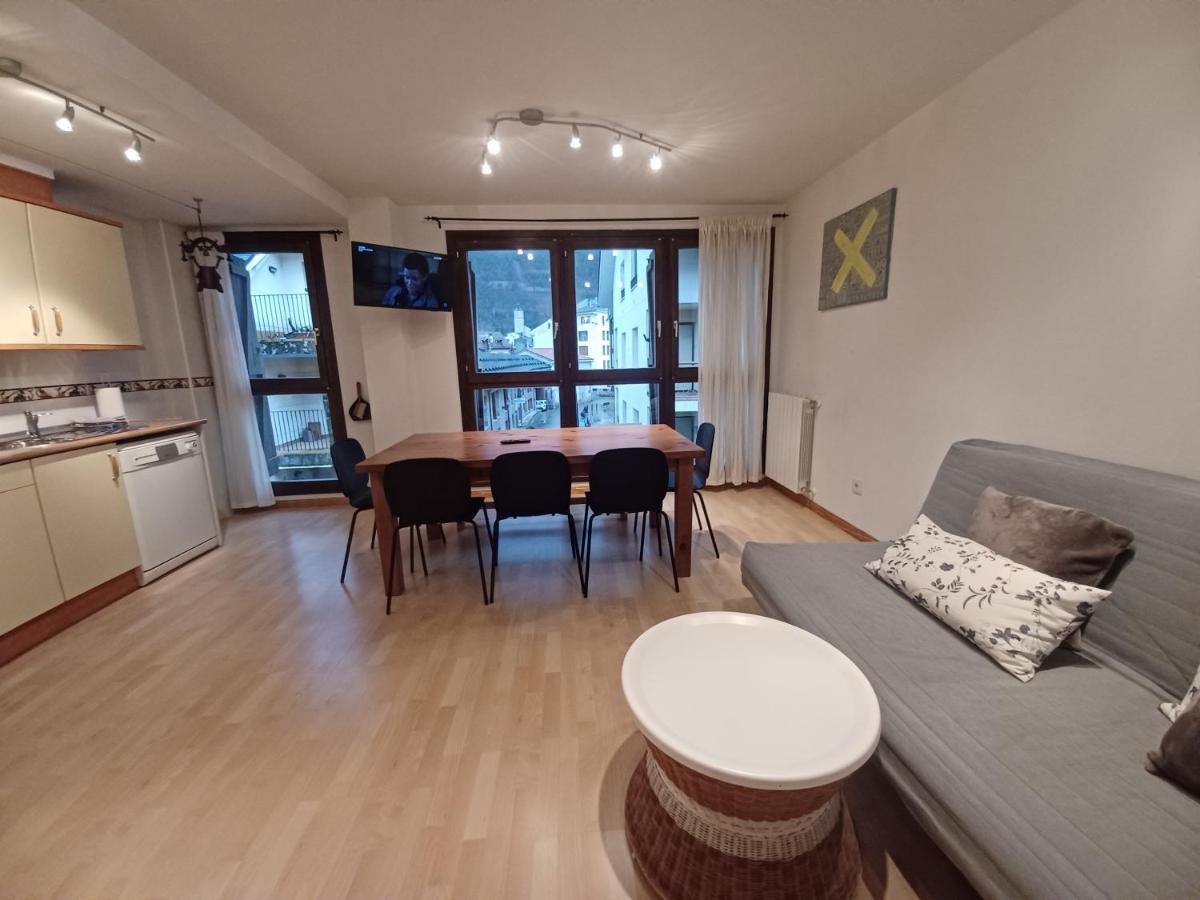 Апартаменты En El Pleno Centro De Biescas Con Garaje, Ascensor Y Wifi Экстерьер фото